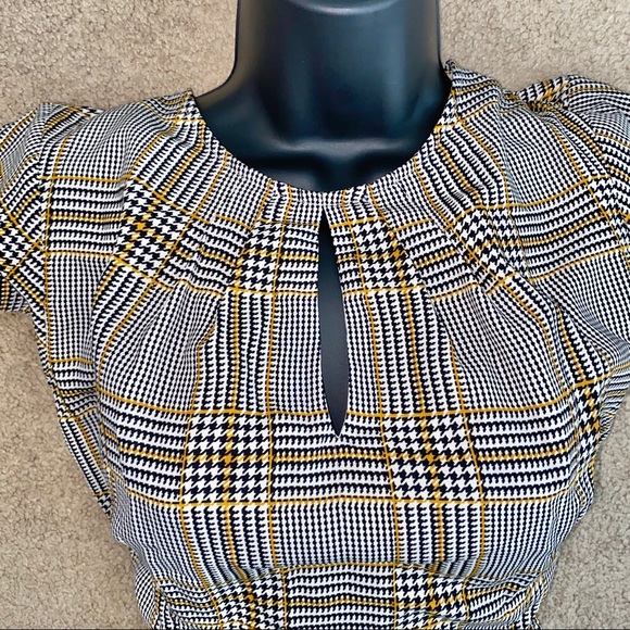 19 COOPER | Plaid Romper - Picture 5 of 6